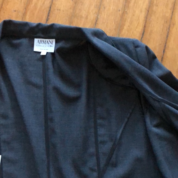 Armani Collezioni Ruffle Blazer Jacket. Grey Wool blend. Giorgio Armani Vintage - Picture 6 of 9